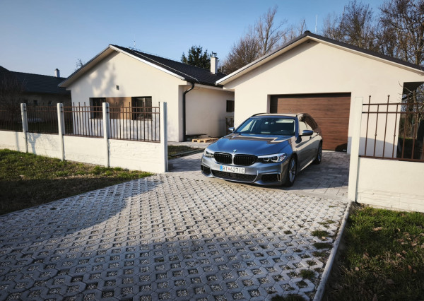 Ponúkame na predaj moderný, samostatne stojaci 3-izbový bungalov-NOVOSTAVBA