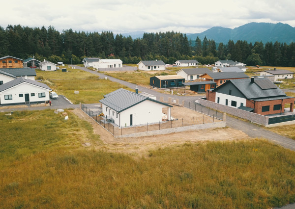 Ponuka na predaj stavebného pozemku 626m2 v obci Jamník s výhľadom na Vysoké a Nízke Tatry