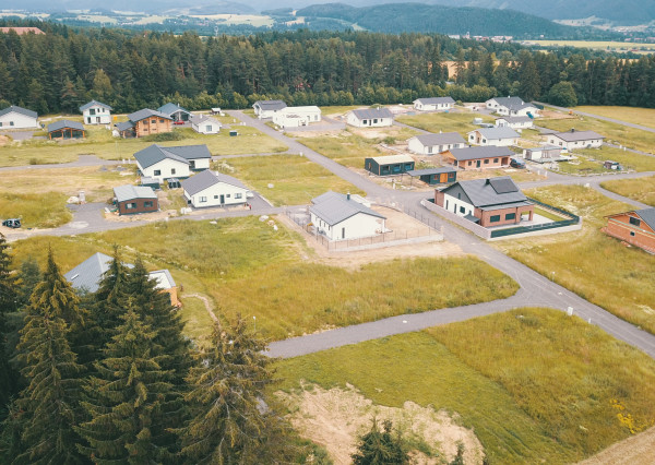 Ponuka na predaj stavebného pozemku 626m2 v obci Jamník s výhľadom na Vysoké a Nízke Tatry