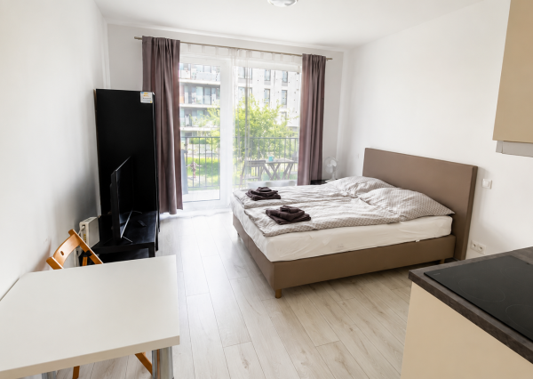 Moderný 1-izbový byt s balkónom, parkovacie miesto, Slnečnice