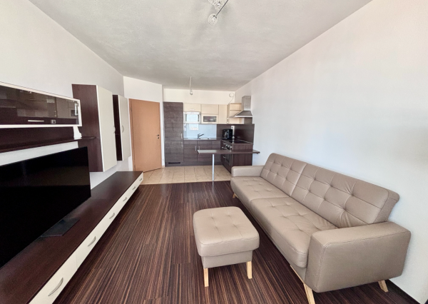 Jégeho Alej | 2-izbový byt s loggiou a garážovým státím | BYT, nie apartmán