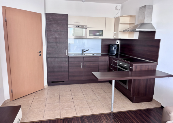 Jégeho Alej | 2-izbový byt s loggiou a garážovým státím | BYT, nie apartmán