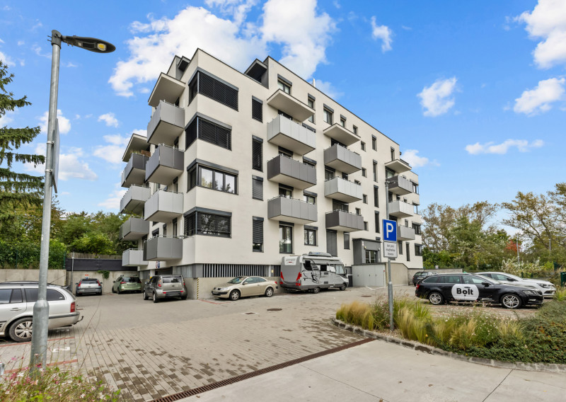 Klimatizovaný 1i byt s balkónom, novostavba 2022, predzáhradka, parkovacie miesto - fotografia 1