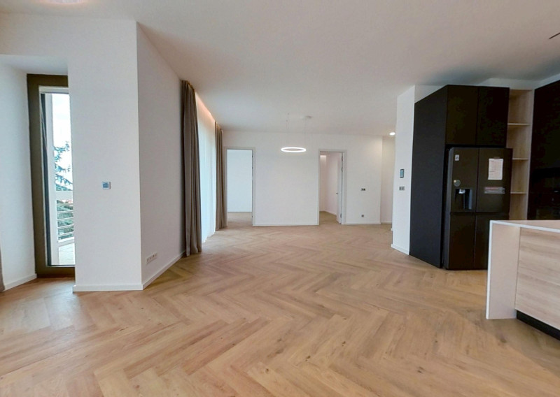 Nadštandardný klimatizovaný 5i byt 160 m2 + záhrada 100 m2, Holubyho ul. - fotografia 3