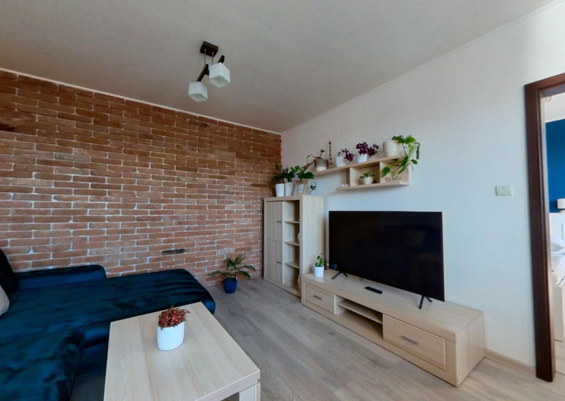 Na prenájom Klimatizovaný 2i byt s balkónom, Piešťanská ul. - fotografia 2