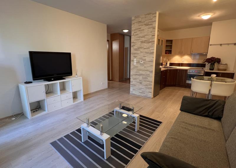 Na prenájom 2i byt s balkónom a parkovaním v novostavbe z r. 2015, Koliba - fotografia 1