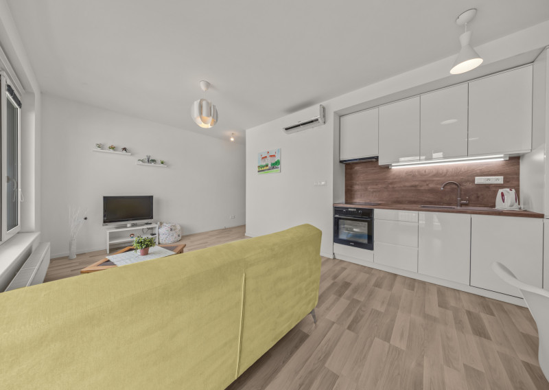 Klimatizovaný 2i byt s balkónom v novostavbe z r. 2020, Jarabinky - fotografia 1
