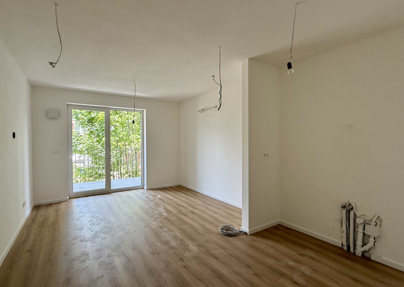 Skolaudované - praktický 1 izb.byt s balkónom v top lokalite - fotografia 1
