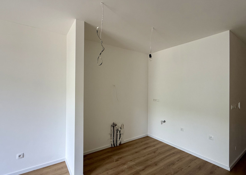 Skolaudované - praktický 1 izb.byt s balkónom v top lokalite - fotografia 3