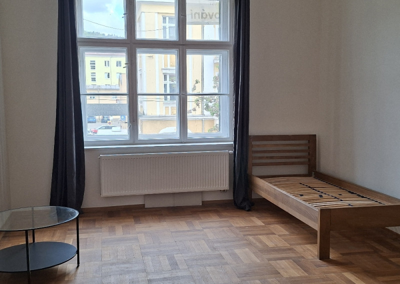 Zrekonštruovaný byt 3+1 s investičným potenciálom v srdci Mariánskych Lázní - fotografia 1