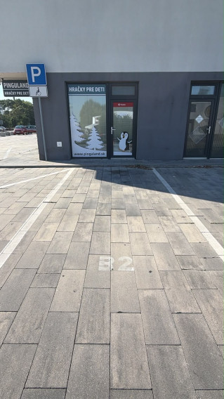 Na predaj parkovacie státie – Rovinka, ul. Jazerná/Hlavná - fotografia 1