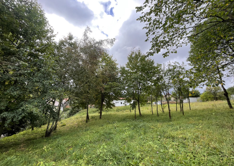 Pozemok na predaj v obci Jamník – 1 300 m² - fotografia 1