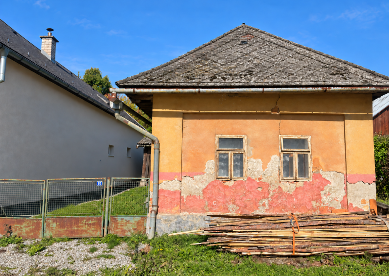 DOM V LIPTOVSKOM TRNOVCI – DNES NA REKONŠTRUKCIU, ZAJTRA VAŠA CHALUPA - fotografia 1
